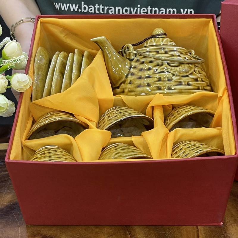 bo-am-chen-men-hoa-bien-vang-nau-sen-ca-hb-07 (11)
